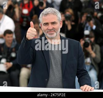 Le réalisateur français Stéphane Brize pose sur 16 mai 2018 lors d'une séance photo pour le film 'en guerre (en guerre)' à l'édition 71st du Festival de Cannes, dans le sud de la France. Banque D'Images