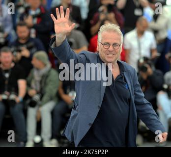 Le député européen Daniel Cohn-Bendit pose sur 16 mai 2018 lors d'une séance photo pour le film "sur la route en France (la Traversee)" lors de l'édition 71st du Festival de Cannes, dans le sud de la France. Banque D'Images