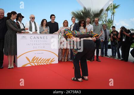 La troupe assistant à l'homme qui a tué Don Quichotte Photocall lors du Festival de Cannes 71st Banque D'Images