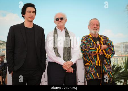 La troupe assistant à l'homme qui a tué Don Quichotte Photocall lors du Festival de Cannes 71st Banque D'Images