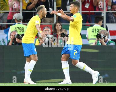 BRA10 FW Neymar - (Paris Saint-Germain, FRA), BRA2 DF Thiago Silva - (Paris Saint-Germain © Pierre Teyssot / Maxppp Banque D'Images