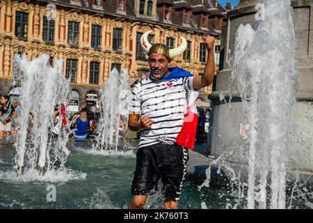 France fans à Lille, regardant le match France / Argentine Round de 16 sur 30 juin 2018. Banque D'Images