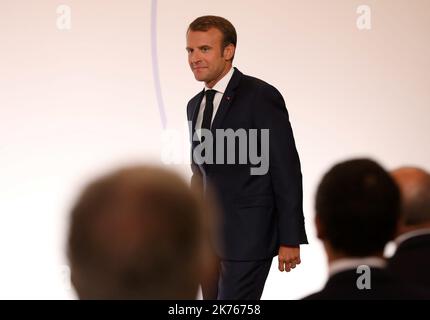 Le président français Emmanuel Macron prononce un discours lors de la conférence annuelle des ambassadeurs français à l'Elysée Palace à Paris, France, le 27 août 2018. Banque D'Images