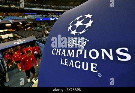 Gros plan sur le logo de la Ligue des Champiosns de l'UEFA lors du match du groupe F de la Ligue des champions de l'UEFA entre Manchester United et Lyon sur 19 septembre 2018. Banque D'Images