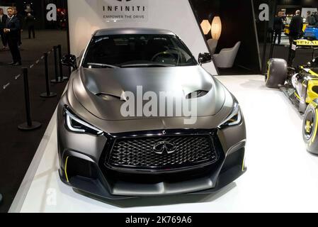 Infiniti . - Paris, France, octobre 2nd 2018 - le premier jour de presse du salon de l'automobile de Paris. Banque D'Images