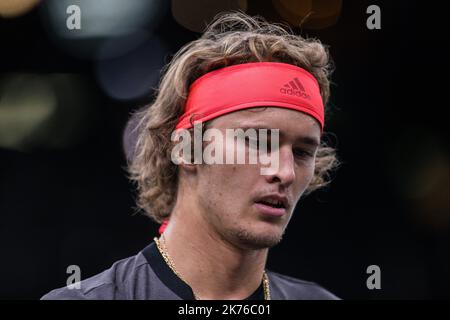 Alexandre Zverev d'Allemagne contre Frances Tiafoe des Etats-Unis pendant le jour 2 du Rolex Paris Masters tenu à l'arène AccorHotels sur 31 octobre 2018 à Paris, France. Banque D'Images