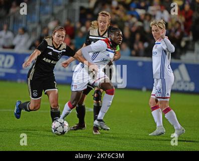 Match des champions de football féminin entre ©PHOTOPQR/LE PROGRES/photo Richard MOUILLAUD - le 31/10/2018 foot féminin / OL AJAX -le 31/10/2018 Foot féminin / OL AJAX AMSTERDAM 16 eme retour Ligue des champions photo / GriEdge m'Bock auteur de 3 Buts face à l'Ajax - Oct 31st 2018 - les champions de football féminin match de ligue Lyon contre Amsterdam Banque D'Images