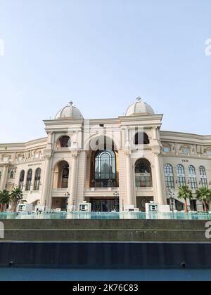 Place Vendôme Mall à Lusail City. La place Vendôme accueille 2 hôtels de luxe cinq étoiles, des appartements équipés, avec jusqu'à 600 points de vente différents. Banque D'Images