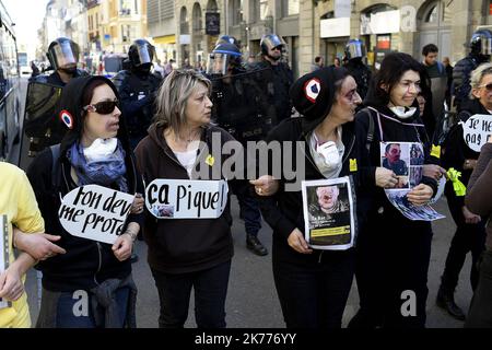 Manifestation dans le cadre d'un samedi consécutif de 20th manifestations organisées par le mouvement des gilets jaunes (gilets jaunes) sur 30 mars 2019. Banque D'Images