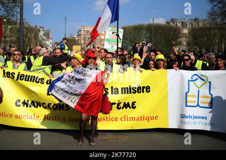 Manifestation dans le cadre d'un samedi consécutif de 20th manifestations organisées par le mouvement des gilets jaunes (gilets jaunes) sur 30 mars 2019. Banque D'Images