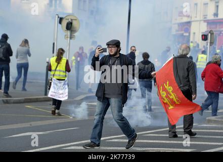 Manifestation dans le cadre d'un samedi consécutif de 20th manifestations organisées par le mouvement des gilets jaunes (gilets jaunes) sur 30 mars 2019. Banque D'Images