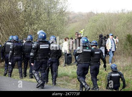 Manifestation dans le cadre d'un samedi consécutif de 20th manifestations organisées par le mouvement des gilets jaunes (gilets jaunes) sur 30 mars 2019. Banque D'Images