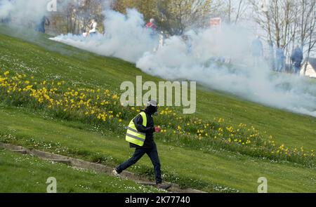 Manifestation dans le cadre d'un samedi consécutif de 20th manifestations organisées par le mouvement des gilets jaunes (gilets jaunes) sur 30 mars 2019. Banque D'Images