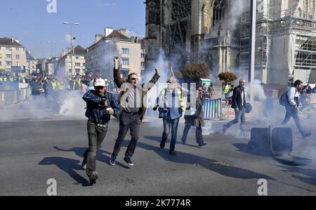 Manifestation dans le cadre d'un samedi consécutif de 20th manifestations organisées par le mouvement des gilets jaunes (gilets jaunes) sur 30 mars 2019. Banque D'Images