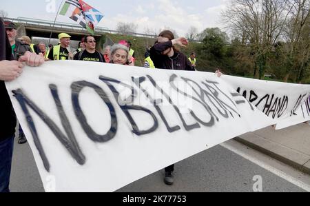 Manifestation dans le cadre d'un samedi consécutif de 20th manifestations organisées par le mouvement des gilets jaunes (gilets jaunes) sur 30 mars 2019. Banque D'Images