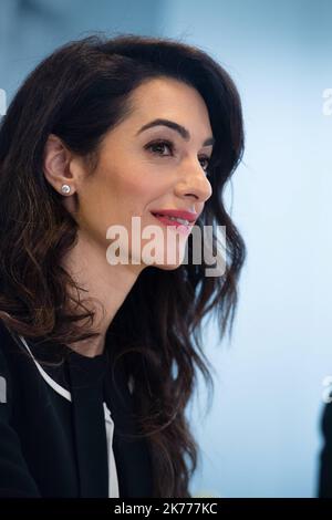 Amal Clooney, épouse de George Cloney, participe à une conférence de presse organisée au Novotel Dinard (Ille-et-Vilaine) pour défendre la liberté. De la presse aux côtés du ministre des Affaires étrangères Jeremy Hunt et du ministre canadien des Affaires étrangères Chrystia Freeland. A Dinard sur 5 avril 2019 en marge de la réunion préparatoire au sommet des chefs d'Etat et de gouvernement des G7 de Biarritz. Banque D'Images