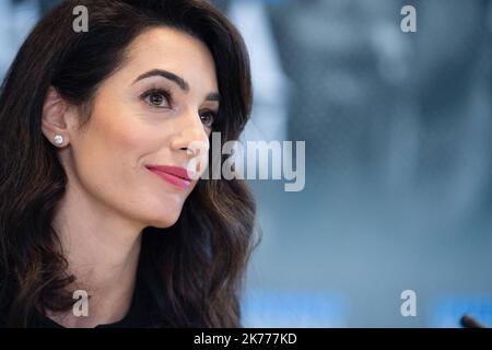 Amal Clooney, épouse de George Cloney, participe à une conférence de presse organisée au Novotel Dinard (Ille-et-Vilaine) pour défendre la liberté. De la presse aux côtés du ministre des Affaires étrangères Jeremy Hunt et du ministre canadien des Affaires étrangères Chrystia Freeland. A Dinard sur 5 avril 2019 en marge de la réunion préparatoire au sommet des chefs d'Etat et de gouvernement des G7 de Biarritz. Banque D'Images