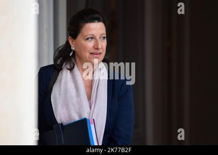 Agnes Buzyn, ministre des Solidarites et de la Sante en sortie du Conseil des Ministres / 24/04/2019 - France / Ile-de-France (région) / Paris - Agnes Buzyn, ministre des Solidarités et de la Santé quittant le Conseil des Ministres Banque D'Images