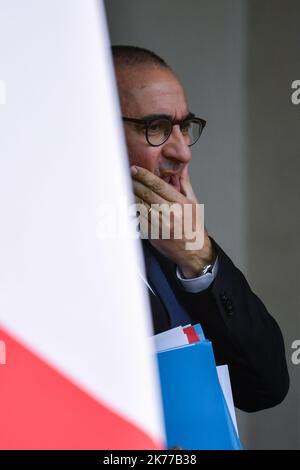 Laurent Nunez, secret d'Etat, aupres du Ministre de l'intérieur en sortie du Conseil des Ministres / 24/04/2019 - France / Ile-de-France (région) / Paris - Laurent Nunez, Secrétaire d'Etat, au Ministre de l'intérieur à la sortie du Conseil des Ministres Banque D'Images