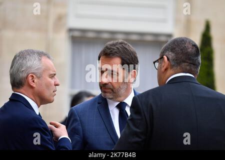 Laurent Nunez, secret d'Etat, aupres du Ministre de l'interieur , François de Rugy, le Ministre de la transition écologique et solidaire et Christophe Castaner, le Ministre de l'interieur (C) en sortie du Conseil des Ministres / 24/04/2019 - France / Ile-de-France Laurent Castaner, Secrétaire d'Etat de la région de Paris / Au ministre de l'intérieur, François de Rugy, ministre de la transition écologique et solidaire et Christophe Castaner, ministre de l'intérieur (C) du Conseil des ministres Banque D'Images