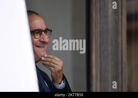 Laurent Nunez, secret d'Etat, aupres du Ministre de l'intérieur en sortie du Conseil des Ministres / 24/04/2019 - France / Ile-de-France (région) / Paris - Laurent Nunez, Secrétaire d'Etat, au Ministre de l'intérieur à la sortie du Conseil des Ministres Banque D'Images