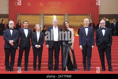 ©PHOTOPQR/NICE MATIN ; l'acteur français Alain Delon reçoit un Palme d'Or honoraire à côté de sa fille Anouchka Delon lors de l'édition 72nd du Festival de Cannes, dans le sud de la France, sur 19 mai 2019. Banque D'Images