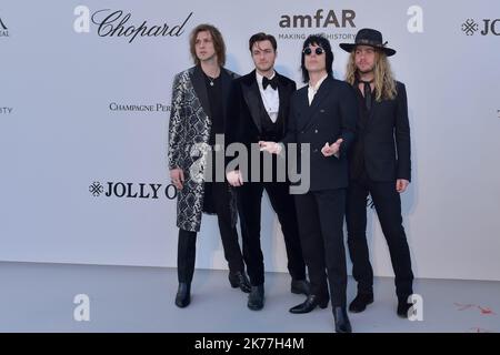 Les Struts Gethin Davies, Jed Elliott, Luke Spiller et Adam Slack participent au gala de Cannes 2019 de l'amfAR à l'Hôtel du Cap-Eden-Roc on 23 mai 2019 à Cap d'Antibes, France. Banque D'Images