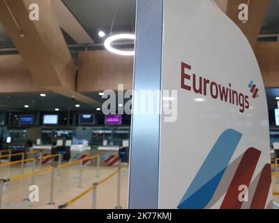 Cologne, Allemagne. 17th octobre 2022. Bureaux Eurowings vides à l'aéroport de Cologne/Bonn. De nombreux avions de la compagnie aérienne s'y envolent parce que ses pilotes ont fait une grève de trois jours pour exiger de meilleures conditions de travail. Credit: Sascha Thelen/dpa/Alay Live News Banque D'Images