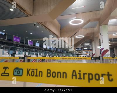 Cologne, Allemagne. 17th octobre 2022. Bureaux Eurowings vides à l'aéroport de Cologne/Bonn. De nombreux avions de la compagnie aérienne s'y envolent parce que ses pilotes ont fait une grève de trois jours pour exiger de meilleures conditions de travail. Credit: Sascha Thelen/dpa/Alay Live News Banque D'Images