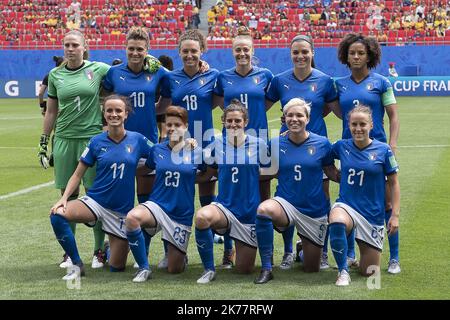 ©ERIC BALEDENT/MAXPPP - coupe du monde - Equipe d'Australie féminine vs Equipe d'Italie féminine - 09/06/2019 2019, phase finale - (c) 2019 Baledent/Maxppp l'équipe d'Italie 2019/06/09. Match de football féminin Australie contre Italie Banque D'Images