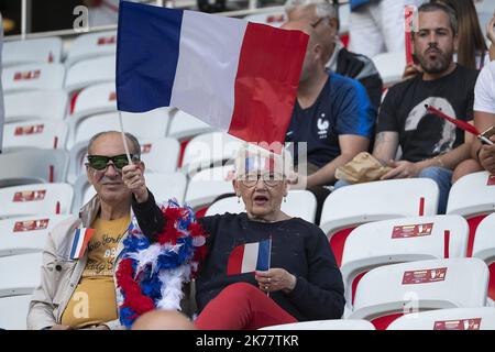 ©ERIC BALEDENT/MAXPPP - coupe du monde - Equipe de France féminine vs Equipe de Norvège féminine - 12/06/2019 2019, phase finale - (c) 2019 Baledent/Maxppp Supporteurs français agés Banque D'Images