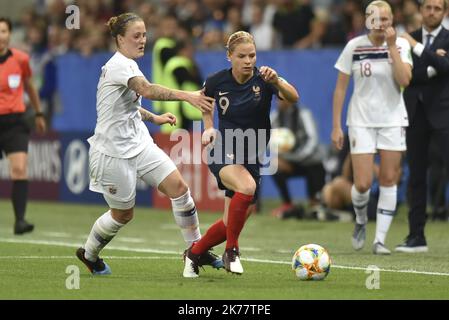 ©Frédérique GRANDO/MAXPPP - coupe du monde - Equipe de France A Féminine vs Equipe féminine de Norvège - 12/06/2019 phase de poule - (c) 2019 Grando/Maxppp ISABEL HERLOVSEN EUGENIE LE SOMMER Banque D'Images