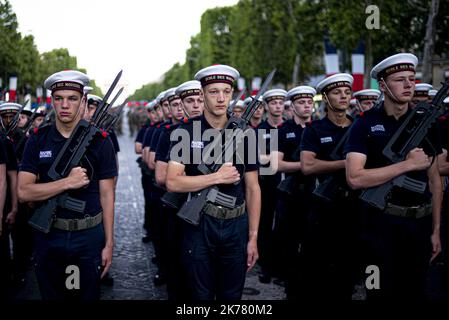 ©Sébastien Muylaert/MAXPPP - Illustration de l'ecole des mousses lors des répétitions du fichier militaire du 14 juillet 2019 sur les champs Elysées. Paris 09.07.2019 - Paris, France, 14th 2019 juillet - soldats français en formation pour le défilé de la fête nationale - le 14 juillet 14th 2019 Banque D'Images