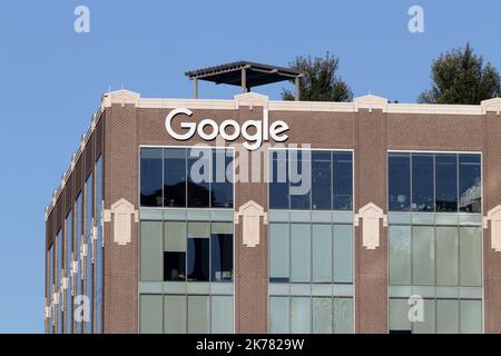 Chicago - Circa octobre 2022: Bureau de Google Chicago. Google est une société de technologie connue pour le cloud computing, le moteur de recherche, le navigateur et l'adver en ligne Banque D'Images