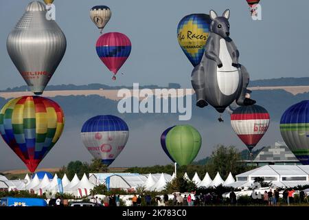 Le record du monde de 456 ballons en ligne n'a pas été battu mais l'aérostation biennale détient toujours ce record du monde suivi d'un vol de masse pendant le 30th anniversaire des Grands ballons aériens du monde de l'est 2019 le plus grand rassemblement de ballons dans le monde. Banque D'Images