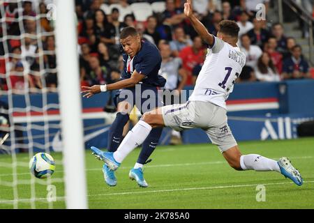 ©Julien Mattia / le Pictorium / MAXPPP - Julien Mattia / le Pictorium - 25/08/2019 - France / Ile-de-France / Paris - Kylian Mbappe #7 lors du match de Ligue 1 entre Paris Saint Germain (PSG) et le Toulouse football Club (TFC) au stade du Parc des Princes le 24 aout 2019 A Paris, France. / 25/08/2019 - France / Ile-de-France (région) / Paris - Kylian Mbappe # 7 dans le match de la Ligue 1 entre Paris Saint Germain (PSG) et le club de football de Toulouse (TFC) au stade du Parc des Princes à 24 août 2019, en France. Banque D'Images