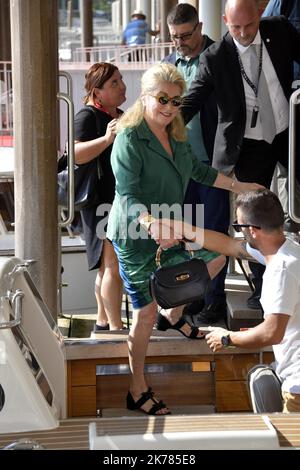 Catherine Deneuve arrive à l'aéroport de Venise pour le Festival du film de Venise 76th 2019 Banque D'Images