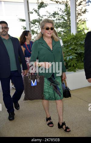 Catherine Deneuve arrive à l'aéroport de Venise pour le Festival du film de Venise 76th 2019
