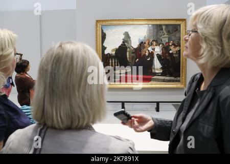 Lens, France, septembre 24th 2019 - Musée du Louvre Lens POLOGNE, 1840 - 1918 PEINDRE L'ÂME D'Une NATION l'année 2019 marque le centenaire de la signature, le 3 septembre 1919, de l'accord entre la France et la Pologne sur "l'émigration et l'immigration". Elle a conduit à l'arrivée d'un grand nombre de travailleurs polonais en France, notamment dans la région minière du nord du pays. Banque D'Images