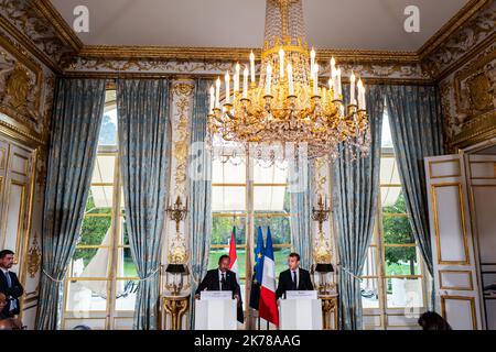 Abdalla Hamdok, premier ministre de transition de la République du Soudan, Emmanuel Macron, président de la République française Paris 30/09/2019 POOL/Romain GAILLARD/MAXPPP - Macron accueille le nouveau Premier ministre soudanais Abdalla Hamdok septembre 30 2019 Banque D'Images