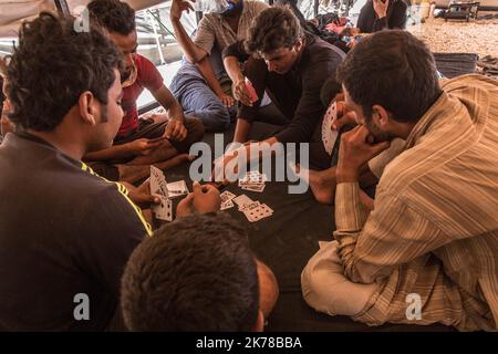 Camp de réfugiés d'Ain Issa, qui abrite plusieurs résidents de Raqqa à part entière. Banque D'Images