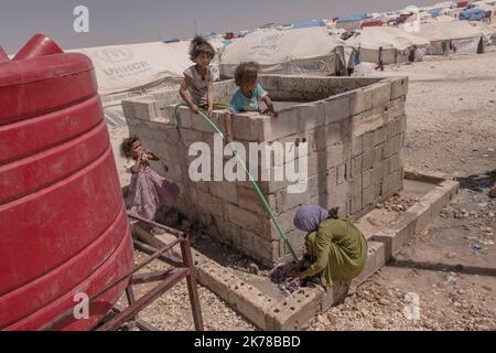 Camp de réfugiés d'Ain Issa, qui abrite plusieurs résidents de Raqqa à part entière. Banque D'Images