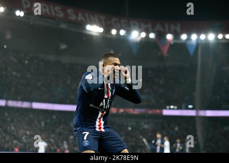 PSG / Olympique de Marseille joie de Kylian Mbappe après son second but au 11th jour de la Ligue 1 Conforama, entre Paris Saint Germain (PSG) et Olympique Marseille (OM), 27 octobre 2019 Banque D'Images