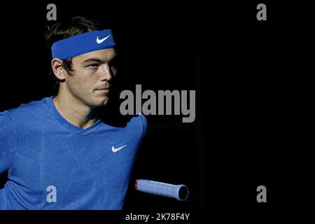 ©Sébastien Muylaert/MAXPPP - Taylor Fritz des Etats-Unis réagit lors de son deuxième tour contre Stefanos Tsitsipas de Grèce au tournoi de tennis Rolex Paris Masters? À Paris, France.30.10.2019 Banque D'Images