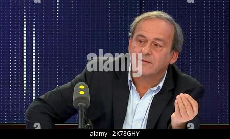 Michel Platini ancien footballeur, entraîneur de l'équipe française et président de l'UEFA, invité de '8h30 franceinfo', 6 novembre 2019. Michel Platini présente son livre après quatre ans de suspension par la Fifa, les Français de 64 ans sont libres de reprendre les activités liées au football depuis mardi, 8 octobre. *** Légende locale *** France-Info Banque D'Images