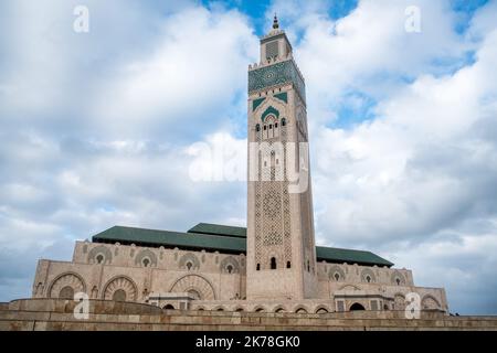 / 1/20/2019 - Maroc / Rabat - Mosquée Hassan II. Véritable complexe religieux et culturel, aménagé sur neuf hectares, la mosquée comprend une salle de prière, une salle d'ablution, des bains, une école coranique (madrasa), une bibliothèque et un musée. 20 janvier 2019. Casablanca. Maroc. Banque D'Images