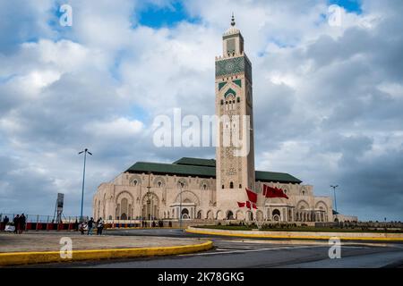 / 1/20/2019 - Maroc / Rabat - Mosquée Hassan II. Véritable complexe religieux et culturel, aménagé sur neuf hectares, la mosquée comprend une salle de prière, une salle d'ablution, des bains, une école coranique (madrasa), une bibliothèque et un musée. 20 janvier 2019. Casablanca. Maroc. Banque D'Images