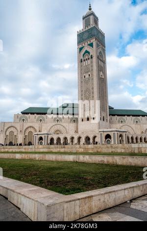 / 1/20/2019 - Maroc / Rabat - Mosquee Hassan II Véritable complexe religieux et culturel, aménagé sur neuf hectares, la mosquée comprend une salle de prière, une salle d'ablution, des bains, une école coranique (madrasa), une bibliothèque et un musée. 20 janvier 2019. Casablanca. Maroc. Banque D'Images