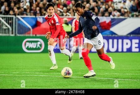 A BORDEAUX / AU MATMUT ATLANTIQUE / FOOTBALL FÉMININ / CHAMPIONNAT EUROPÉEN DE FEMMES 2021 / FRANCE / SERBIE / - 2019/11/09. Femme football Fnrace - Serbie Banque D'Images