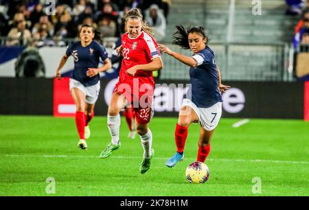 A BORDEAUX / AU MATMUT ATLANTIQUE / FOOTBALL FÉMININ / CHAMPIONNAT EUROPÉEN DE FEMMES 2021 / FRANCE / SERBIE / - 2019/11/09. Femme football Fnrace - Serbie Banque D'Images